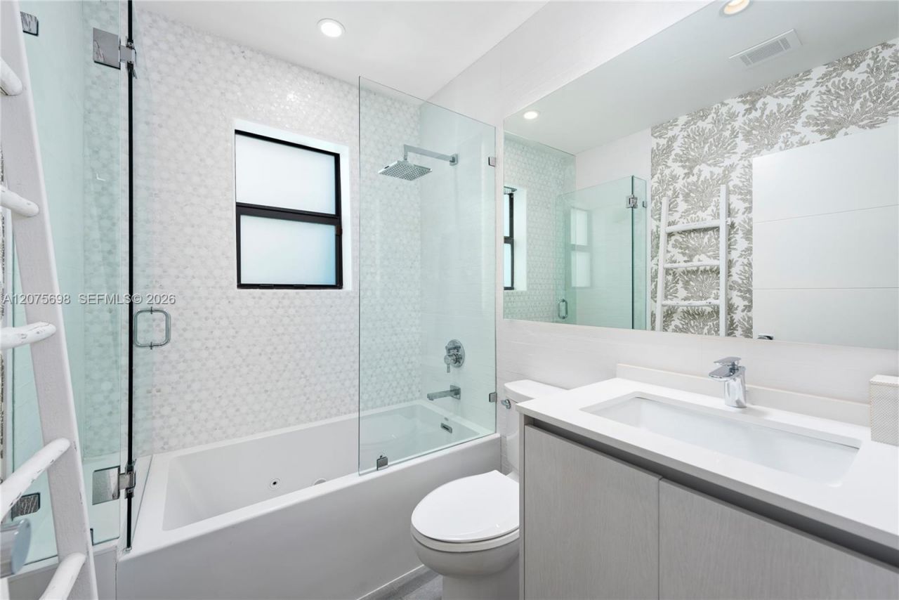 8834 Abbott Ave , Surfside, FL 33154 Photo