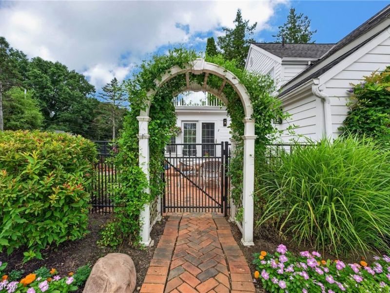 33433 Pinetree Road, Pepper Pike, OH 44124 Photo 47