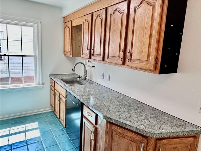 1356 Worton Boulevard, Mayfield Heights, OH 44124 Photo 5