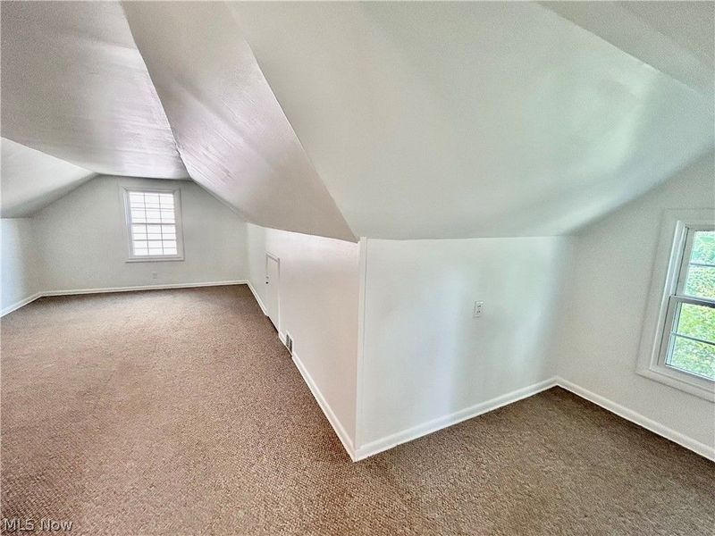 1356 Worton Boulevard, Mayfield Heights, OH 44124 Photo 9