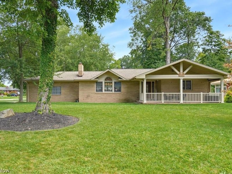 2018 Roberts Lane NE, Warren, OH 44483 Photo 1