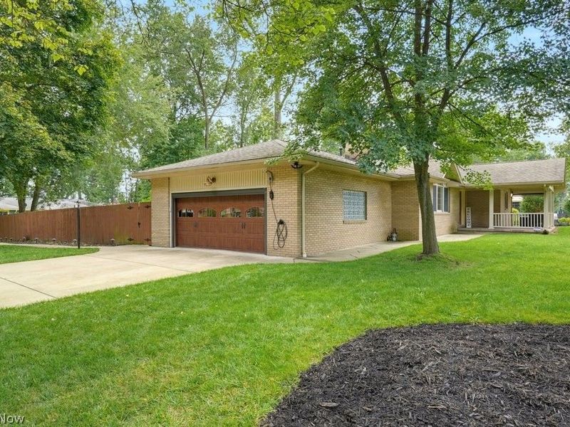 2018 Roberts Lane NE, Warren, OH 44483 Photo 2