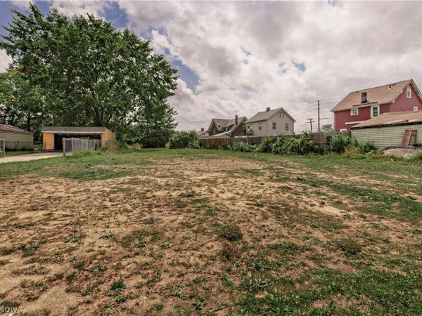 14816 Lotus Drive , Cleveland, OH 44128