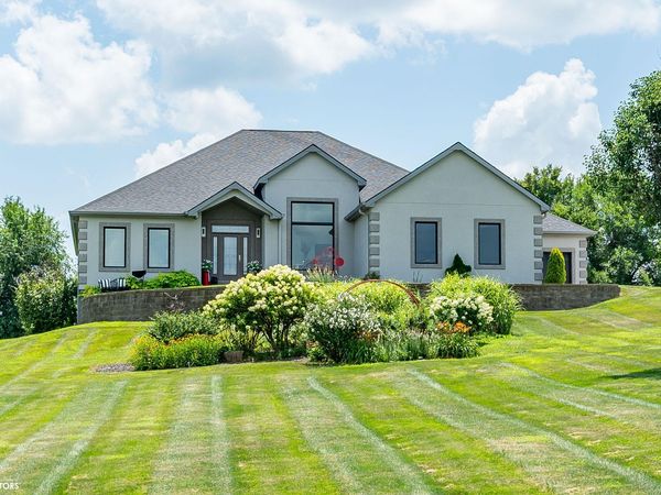 8248 Buchanan Trail, Norwalk, IA 50211
