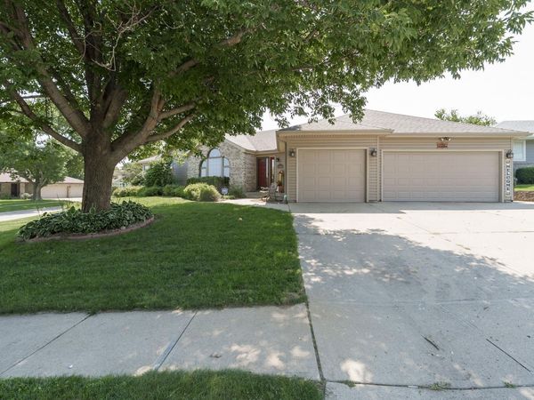 4850 MEADOW LARK LN, Sioux City, IA 51106