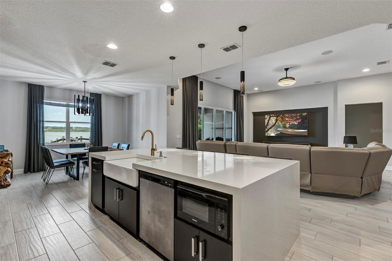 1112 Hull Island Drive, Oakland, FL 34787 Photo