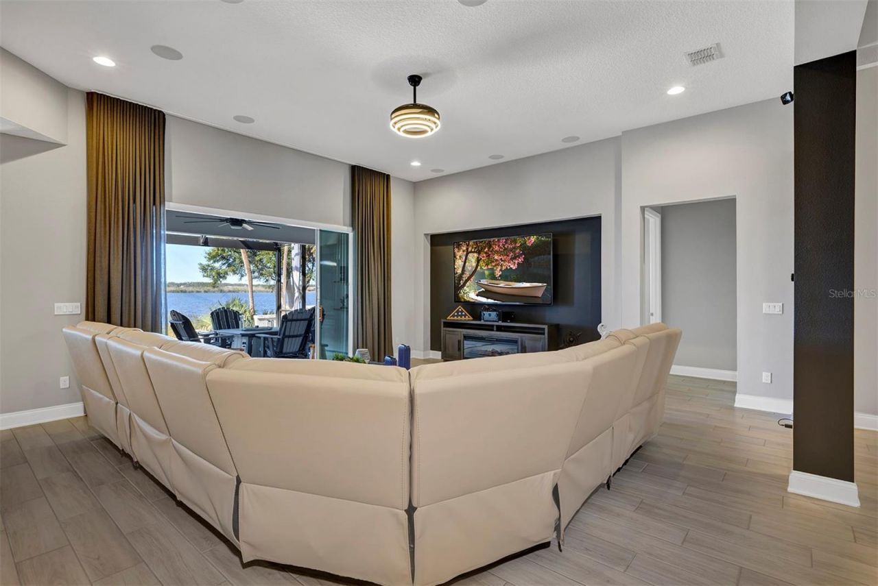 1112 Hull Island Drive, Oakland, FL 34787 Photo