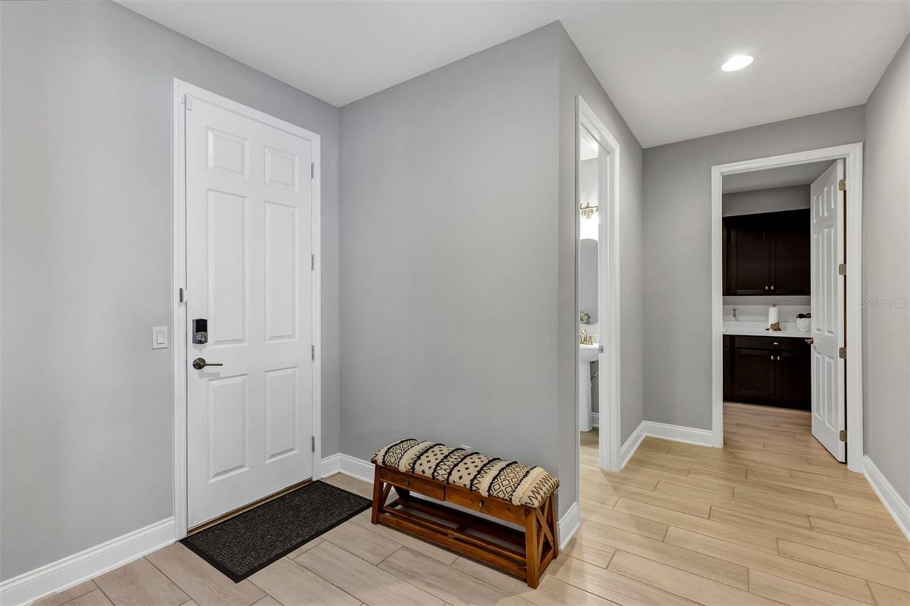 1112 Hull Island Drive, Oakland, FL 34787 Photo