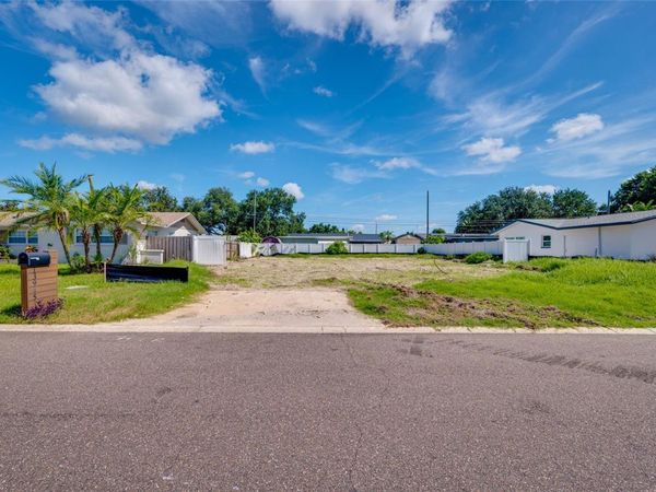 13945 TRINIDAD DRIVE , SEMINOLE, FL 33776