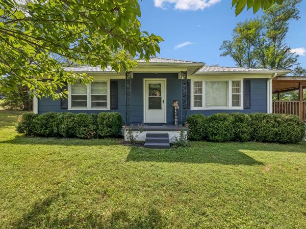 8315 Old Highway 52 , Westmoreland, TN 37186