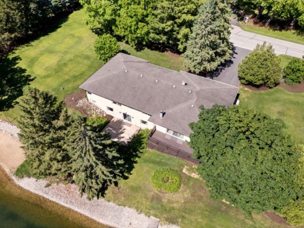 2720 N Bayview Lane , McHenry, IL 60051