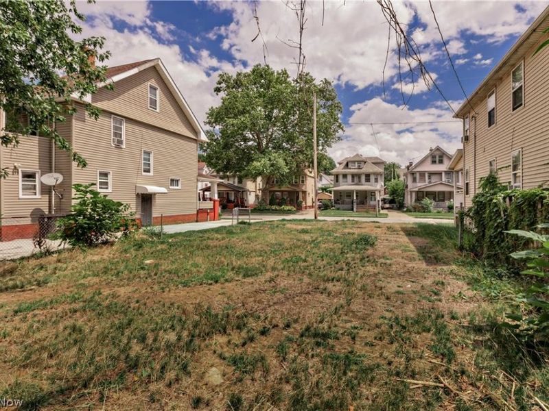 548 E 118th Street, Cleveland, OH 44108 Photo 5