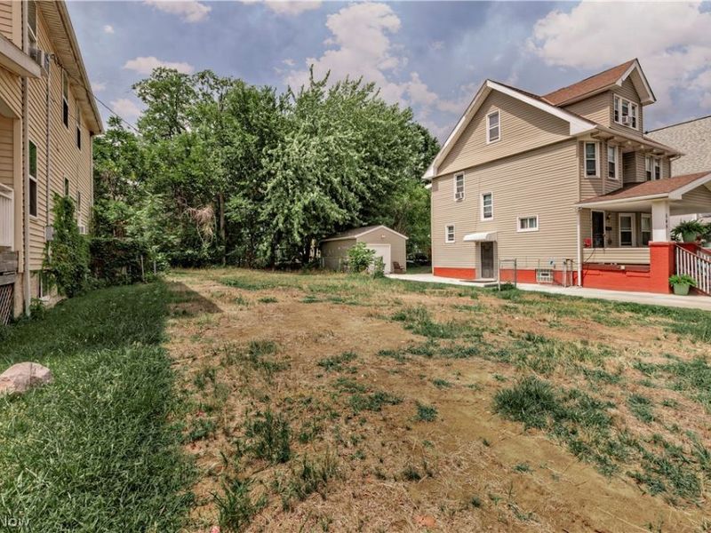 548 E 118th Street, Cleveland, OH 44108 Photo 6