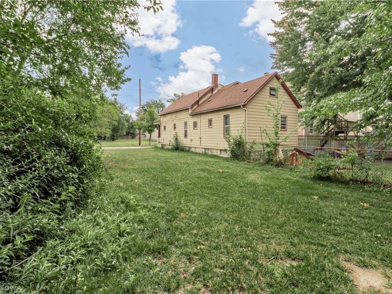 3692 E 59th Street, Cleveland, OH 44105 Photo 3