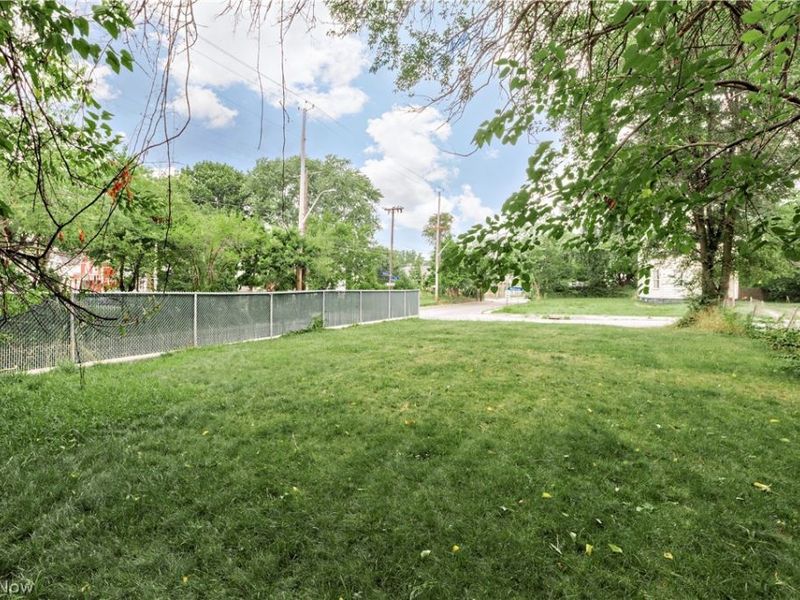 7902 Melrose Avenue, Cleveland, OH 44103 Photo 5