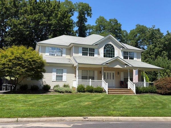 23 Flagpole Lane , East Setauket, NY 11733