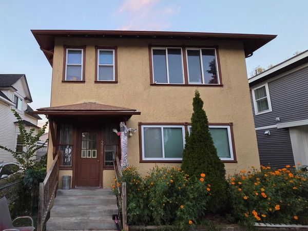 2218 4th Avenue N, Minneapolis, MN 55405