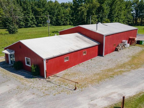 1421 N US 45 Highway, Eldorado, IL 62930
