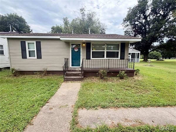 511 Dixie Street , Parma, MO 63870