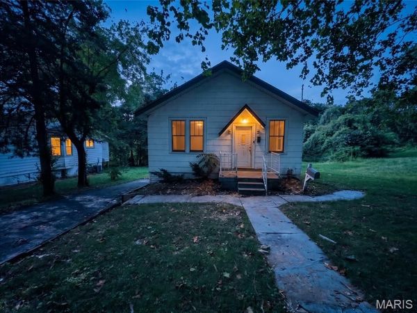 423 Fork Drive , St Louis, MO 63137