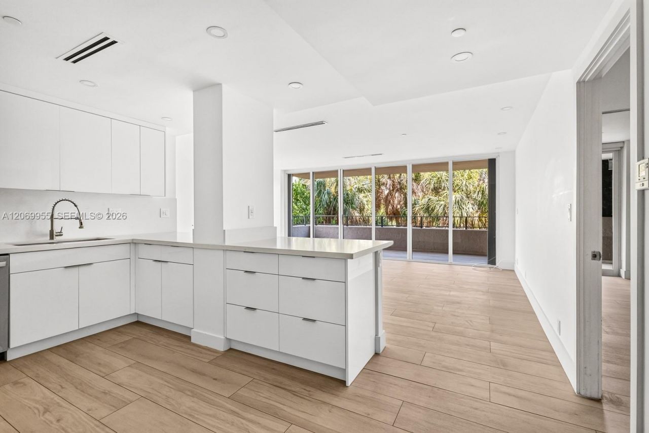 251 Crandon Blvd , Unit 210, Key Biscayne, FL 33149 Photo