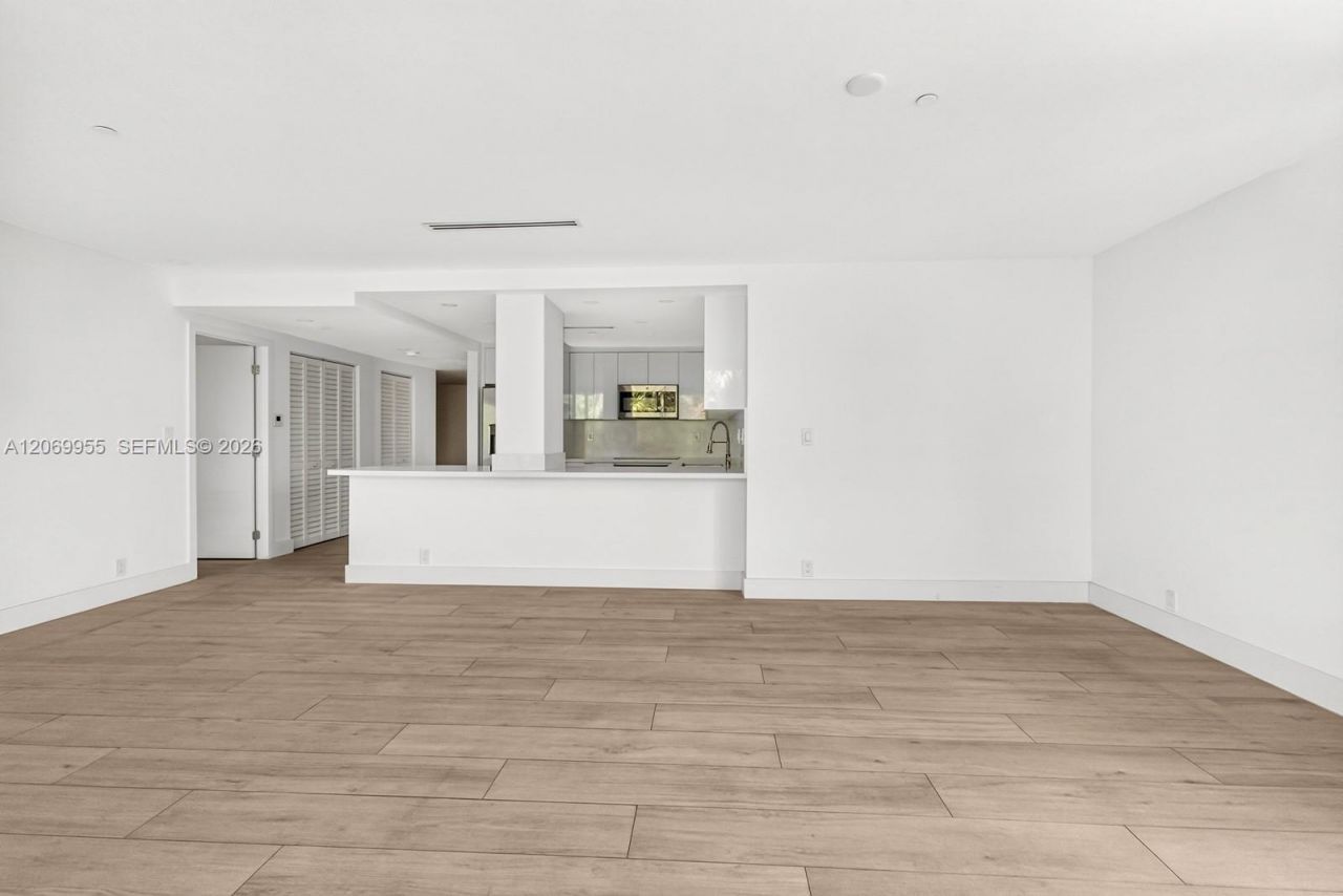 251 Crandon Blvd , Unit 210, Key Biscayne, FL 33149 Photo