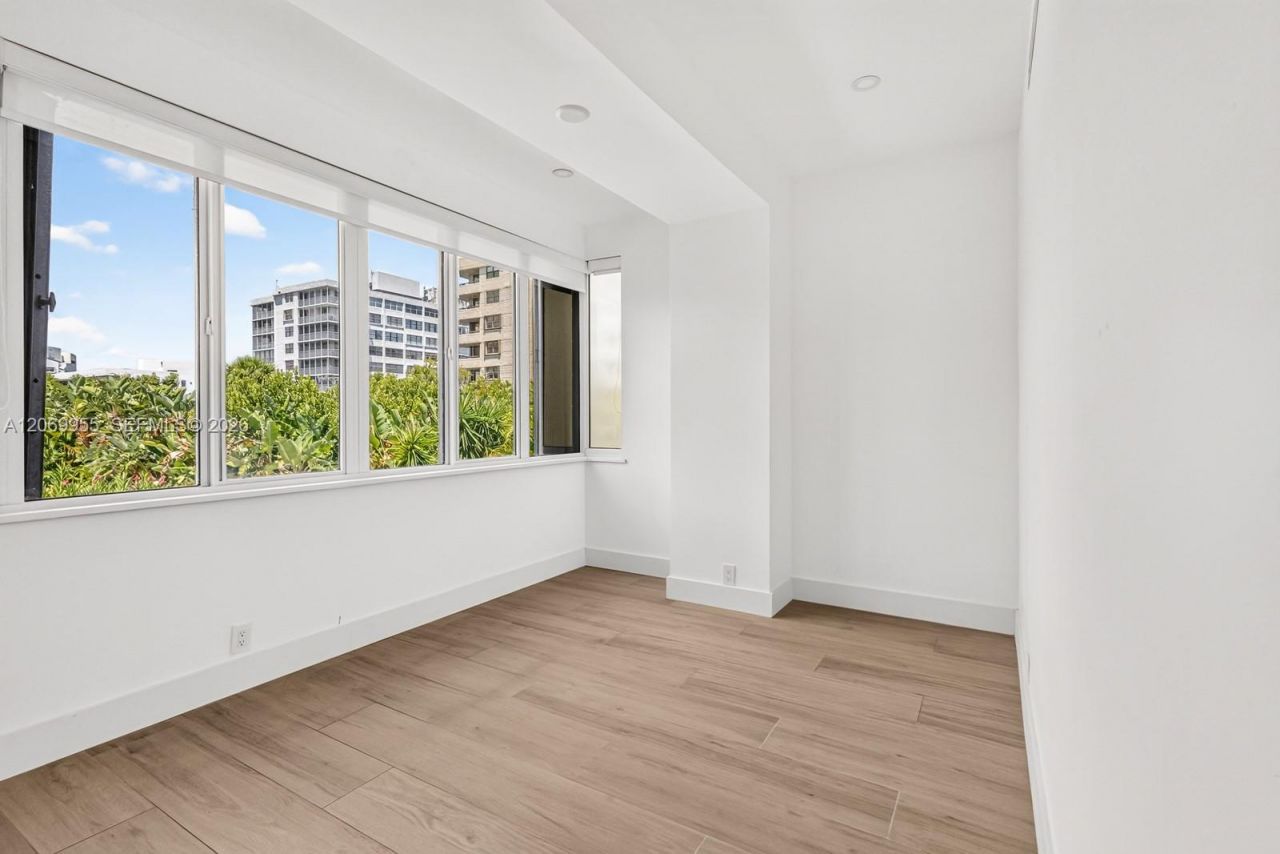 251 Crandon Blvd , Unit 210, Key Biscayne, FL 33149 Photo