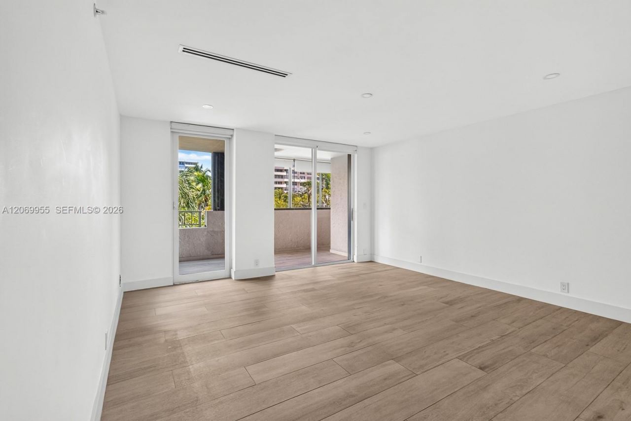 251 Crandon Blvd , Unit 210, Key Biscayne, FL 33149 Photo