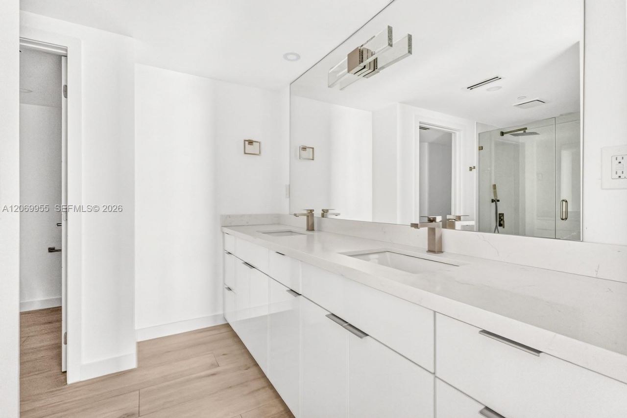 251 Crandon Blvd , Unit 210, Key Biscayne, FL 33149 Photo