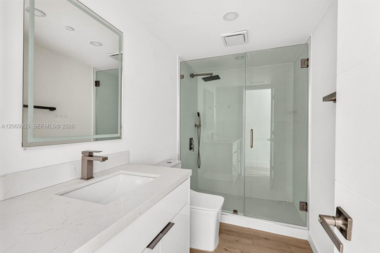 251 Crandon Blvd , Unit 210, Key Biscayne, FL 33149 Photo