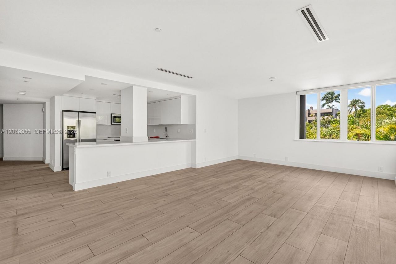 251 Crandon Blvd , Unit 210, Key Biscayne, FL 33149 Photo