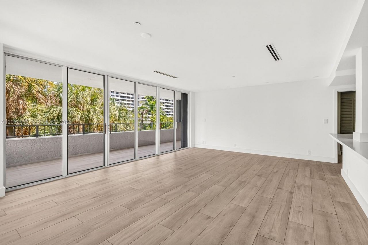 251 Crandon Blvd , Unit 210, Key Biscayne, FL 33149 Photo