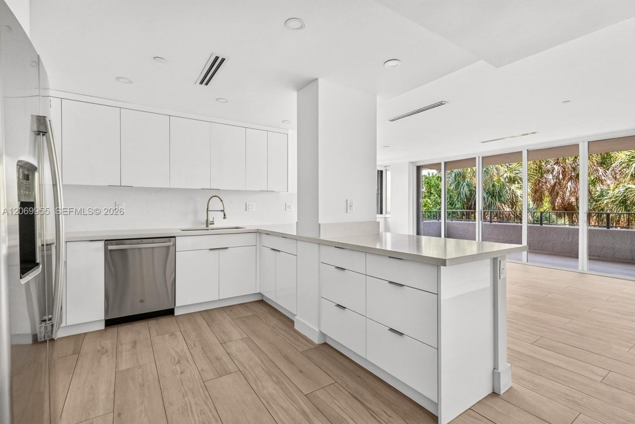 251 Crandon Blvd , Unit 210, Key Biscayne, FL 33149 Photo