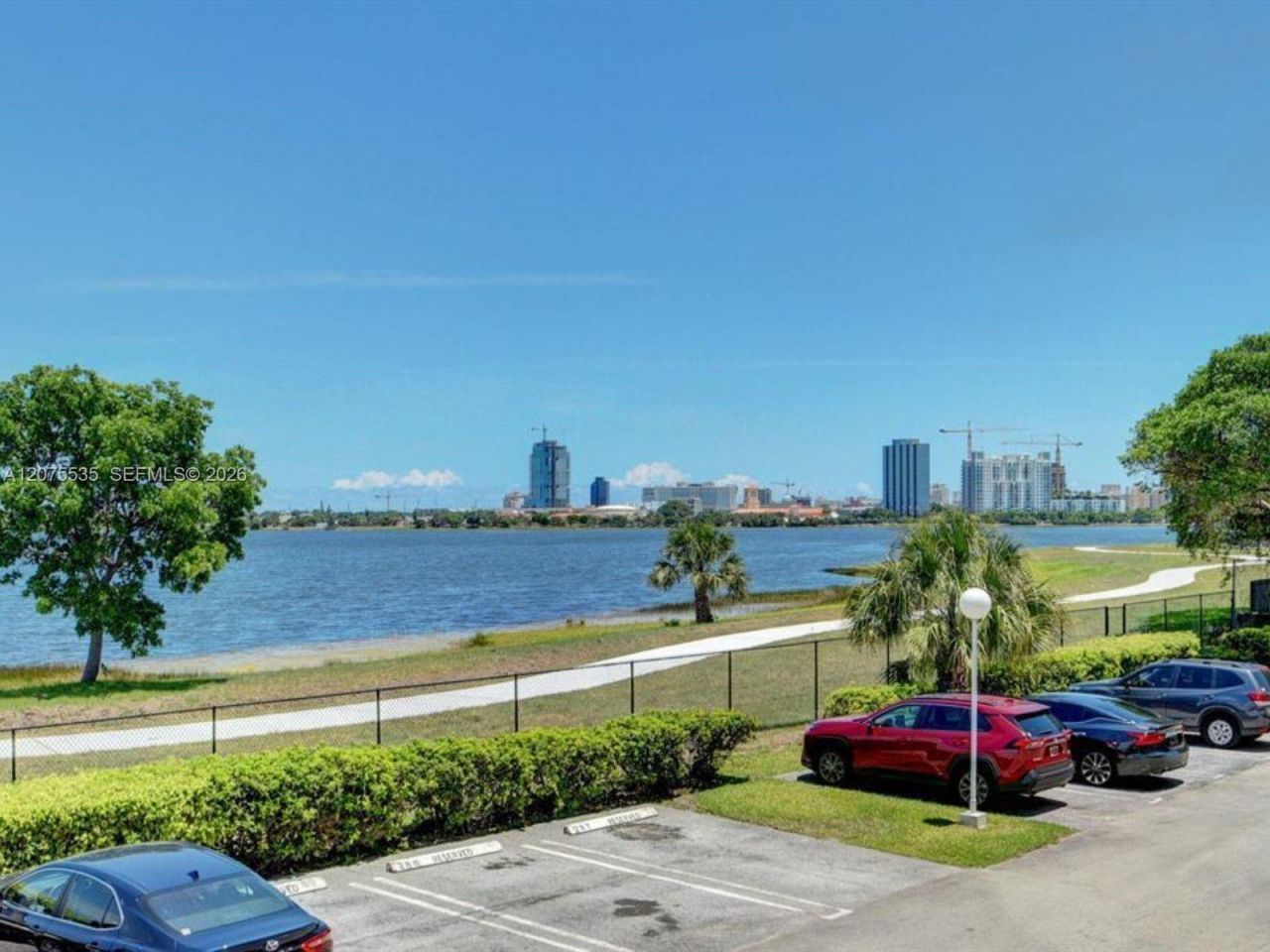 500 Executive Center Dr, Unit 3I, West Palm Beach, FL 33401 Photo