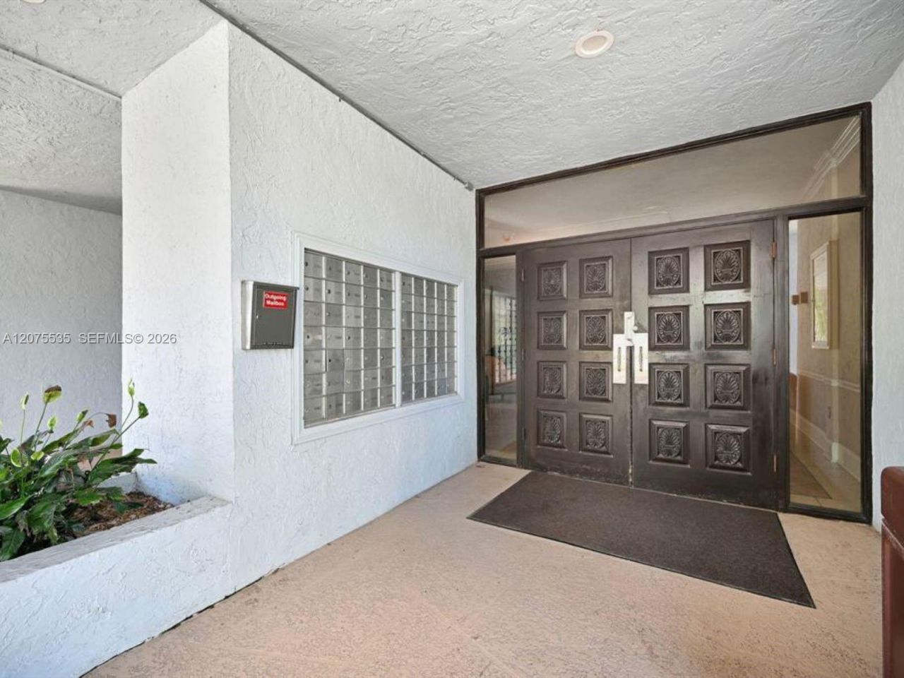 500 Executive Center Dr, Unit 3I, West Palm Beach, FL 33401 Photo