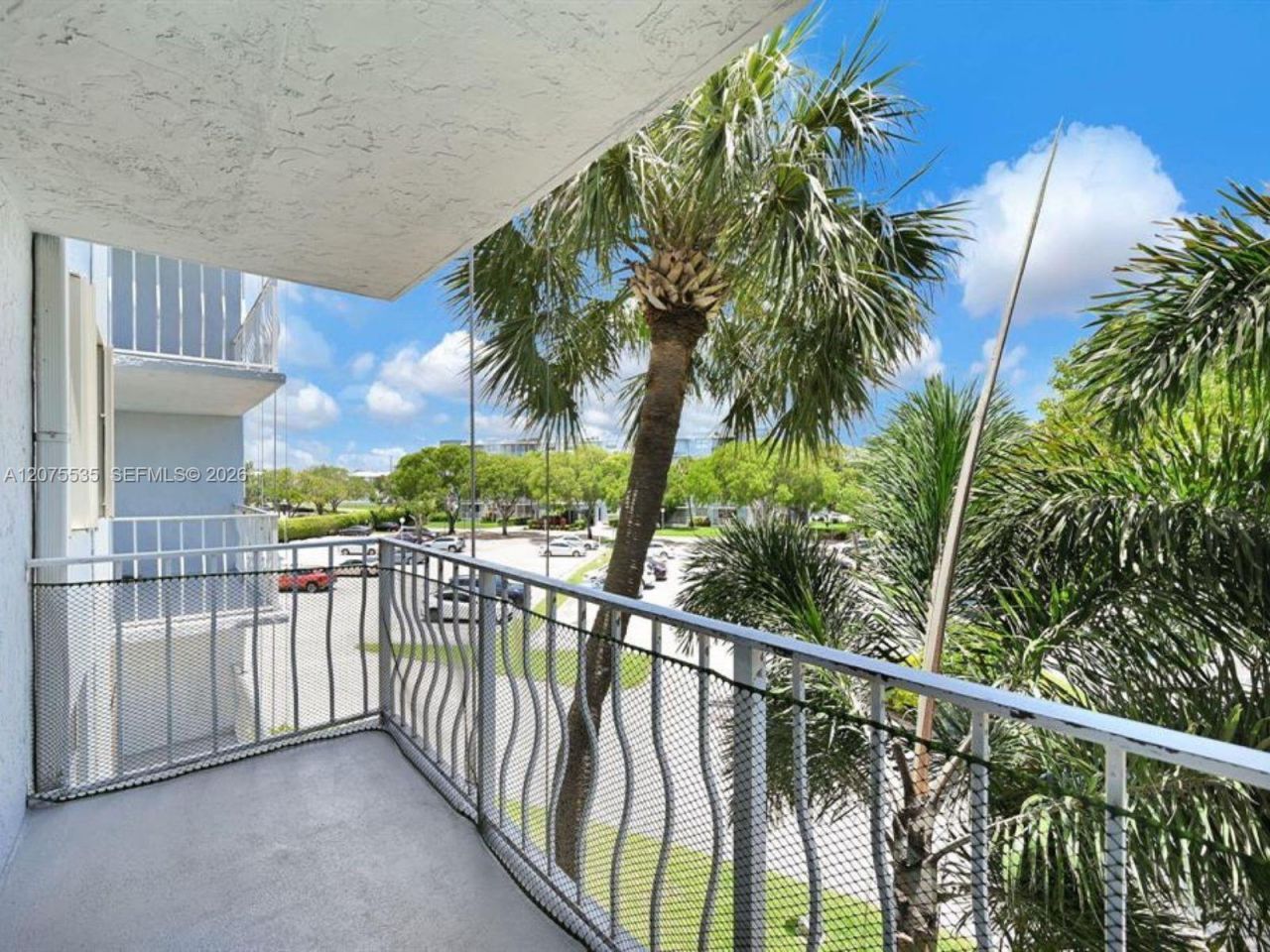500 Executive Center Dr, Unit 3I, West Palm Beach, FL 33401 Photo