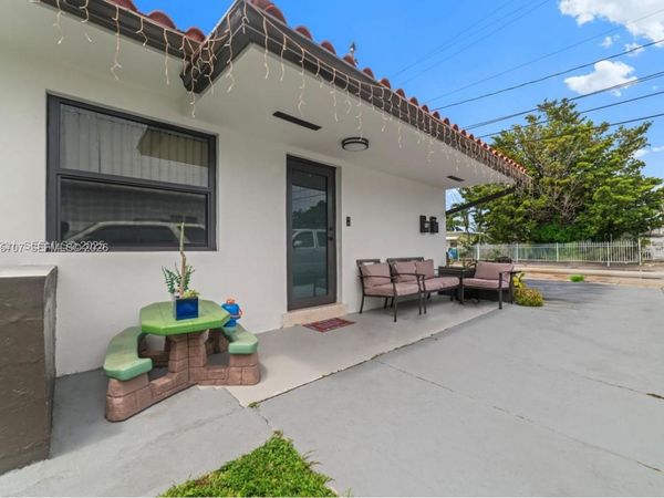1136 NW 34th Ave , Unit Main, Miami, FL 33125