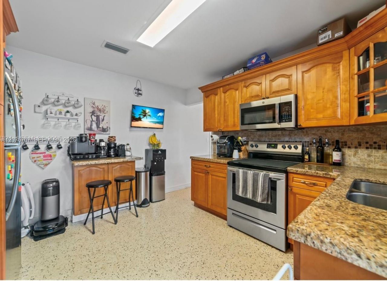 1136 NW 34th Ave, Unit Main, Miami, FL 33125 Photo