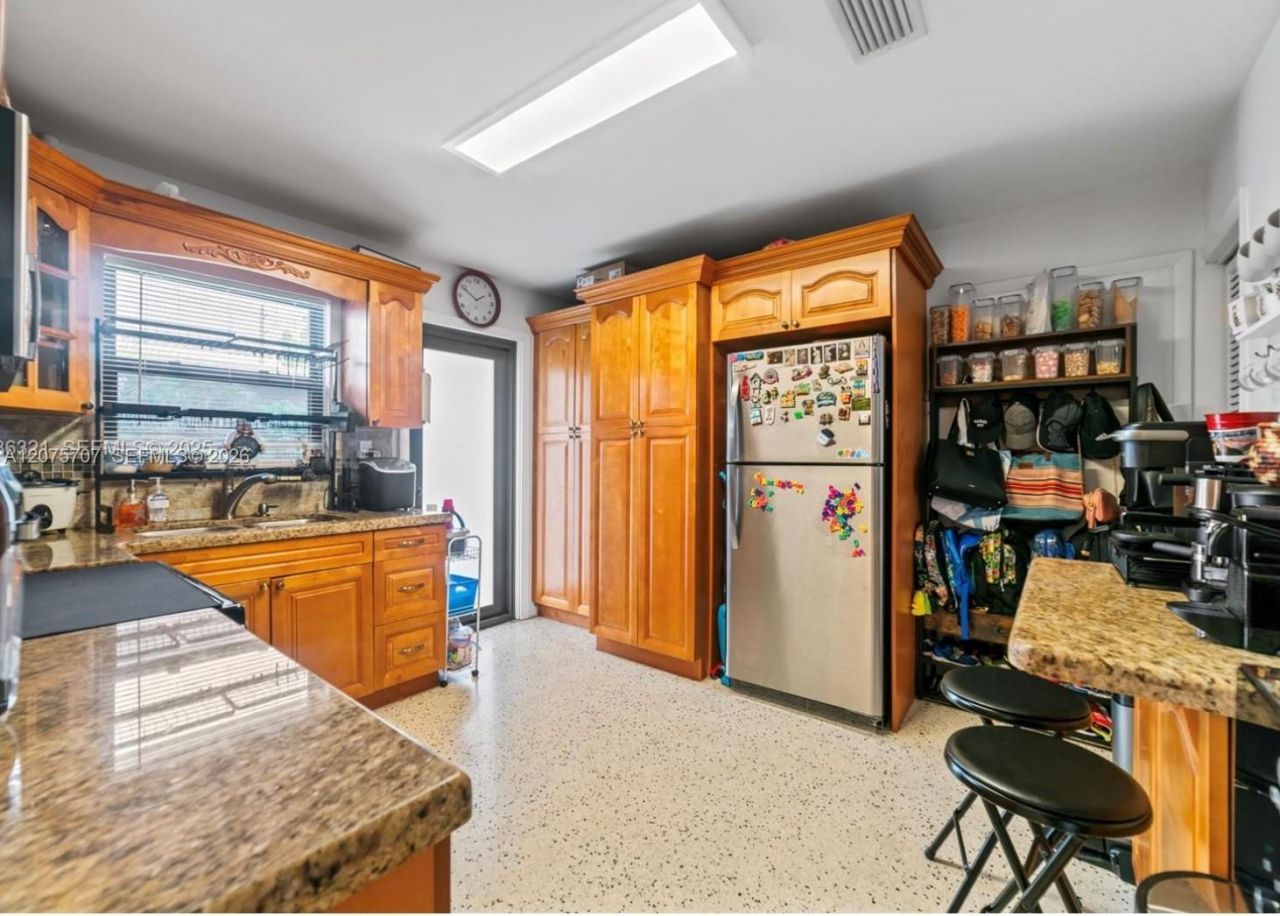 1136 NW 34th Ave, Unit Main, Miami, FL 33125 Photo
