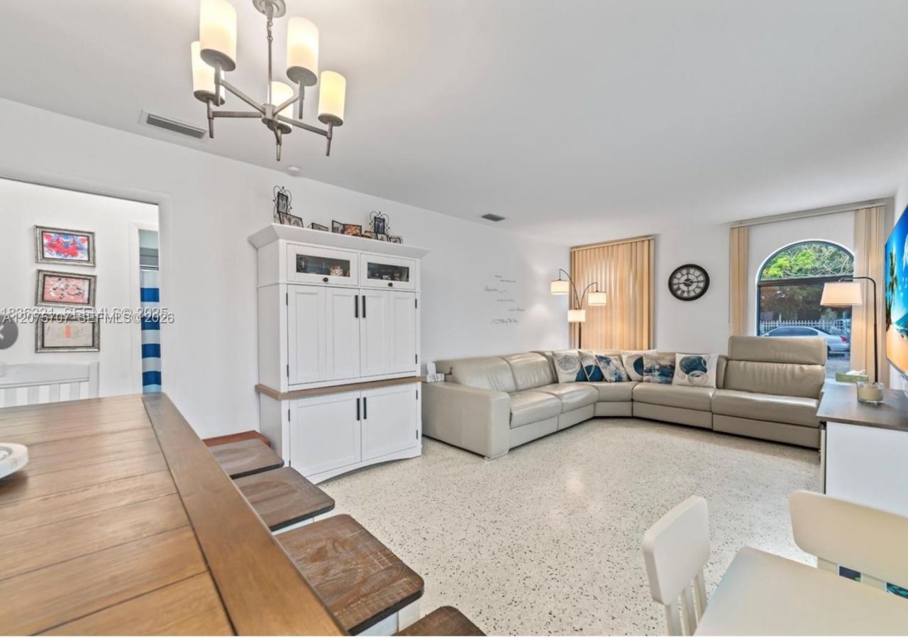 1136 NW 34th Ave, Unit Main, Miami, FL 33125 Photo
