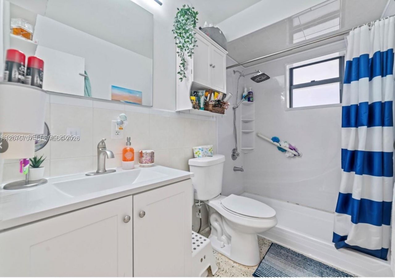 1136 NW 34th Ave, Unit Main, Miami, FL 33125 Photo
