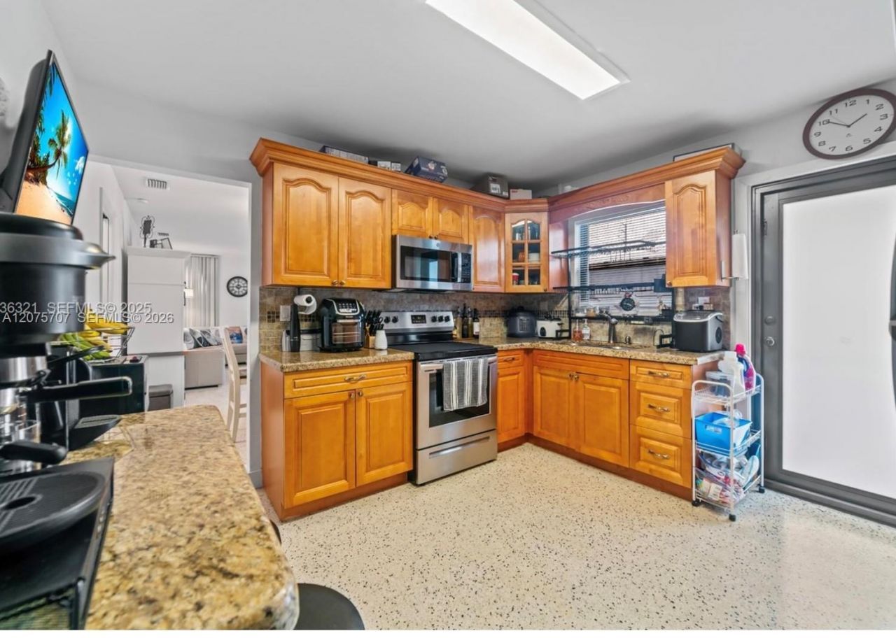 1136 NW 34th Ave, Unit Main, Miami, FL 33125 Photo