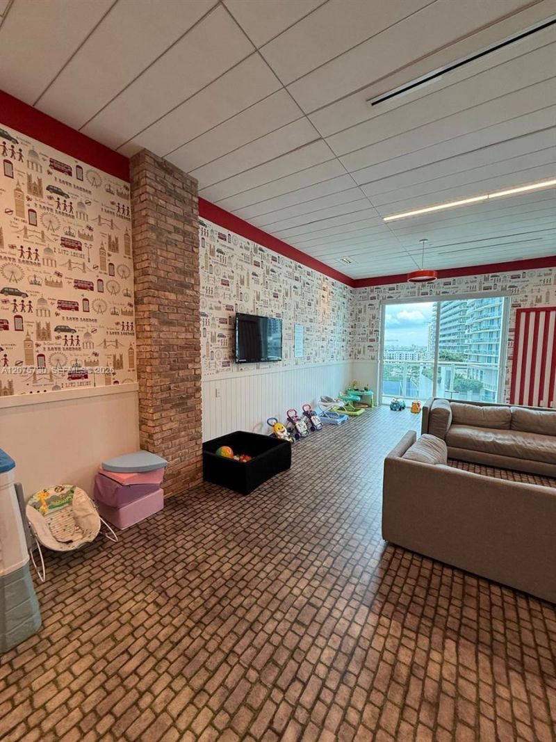 1080 Brickell Ave , Unit 913, Miami, FL 33131 Photo