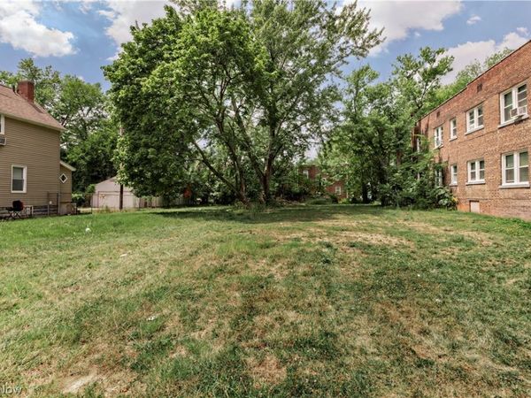 884 E 144th Street, Cleveland, OH 44110