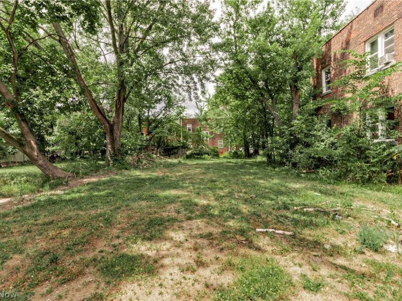 884 E 144th Street, Cleveland, OH 44110 Photo 2