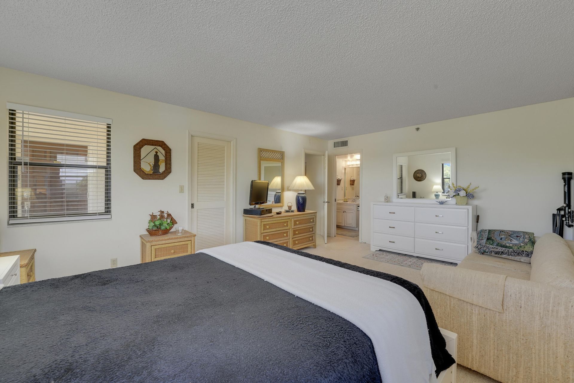 372 Golfview Road, Unit 403, North Palm Beach, FL 33408 Photo