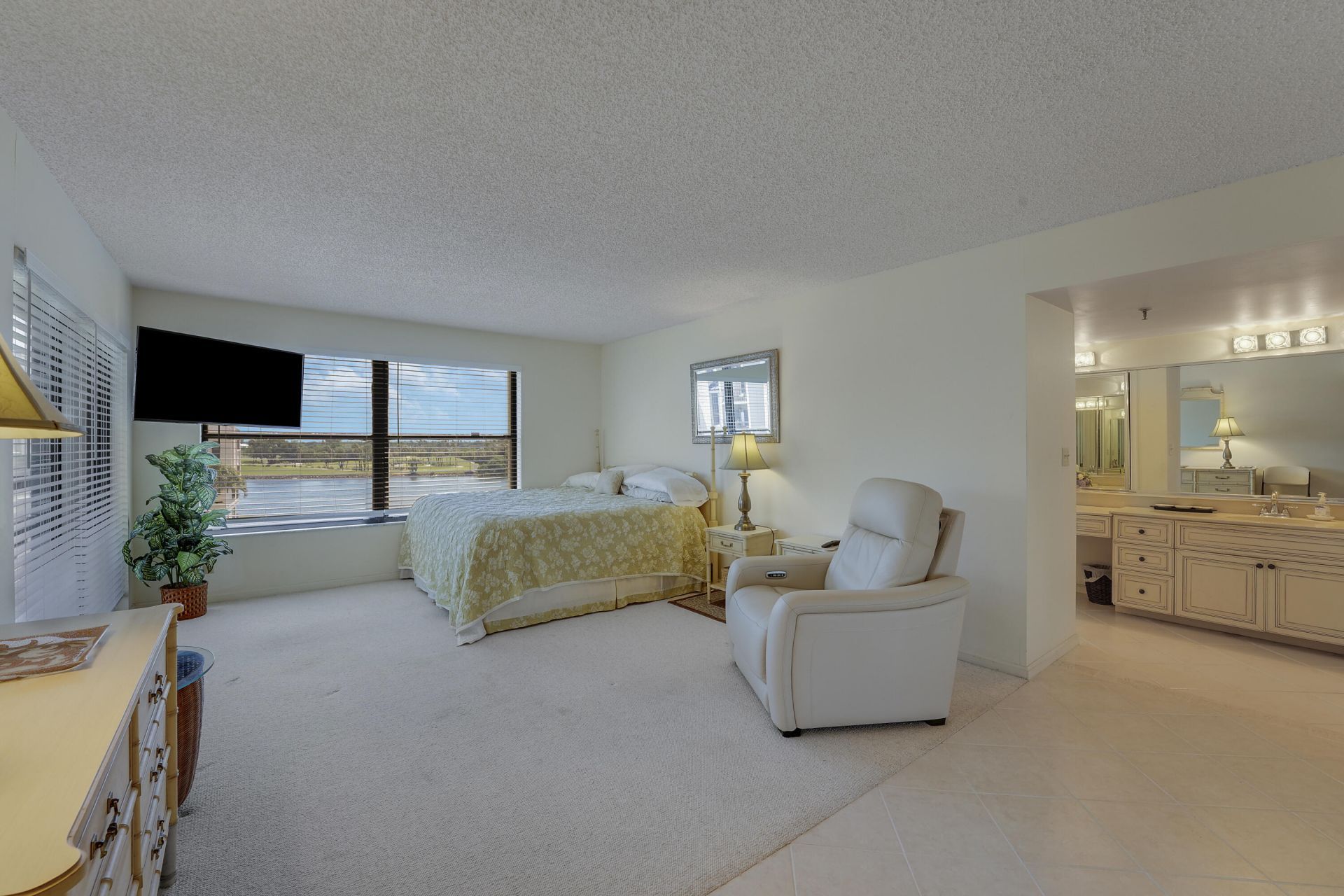 372 Golfview Road, Unit 403, North Palm Beach, FL 33408 Photo