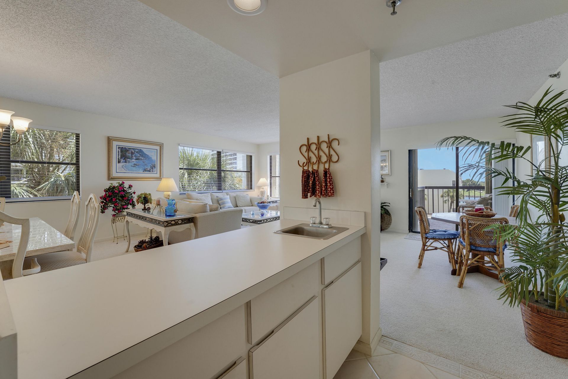 372 Golfview Road, Unit 403, North Palm Beach, FL 33408 Photo