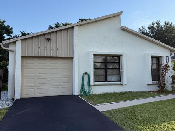 5075 Mirror Lakes Boulevard, Boynton Beach, FL 33472