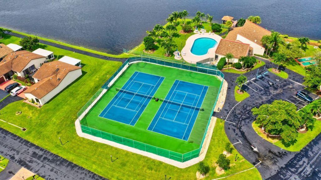 5075 Mirror Lakes Boulevard, Boynton Beach, FL 33472 Photo